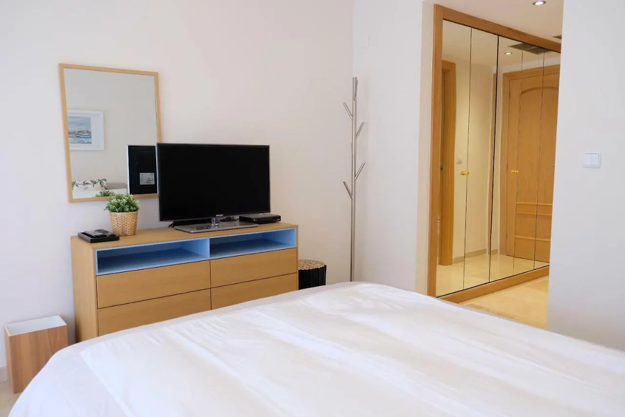 Luxury Modern Apartment With Terrace, Pool And Garage! Marbella