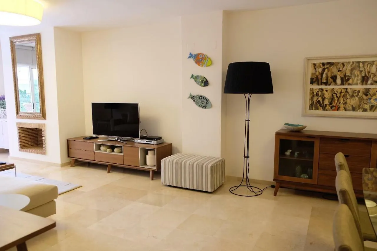 Luxury Modern Apartment With Terrace, Pool And Garage! Marbella