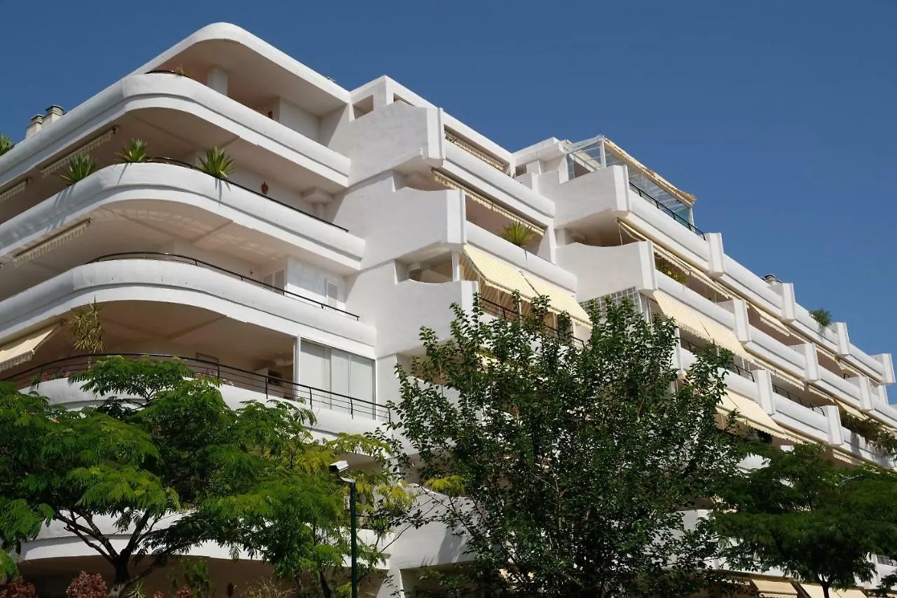 Luxury Modern Apartment With Terrace, Pool And Garage! Marbella