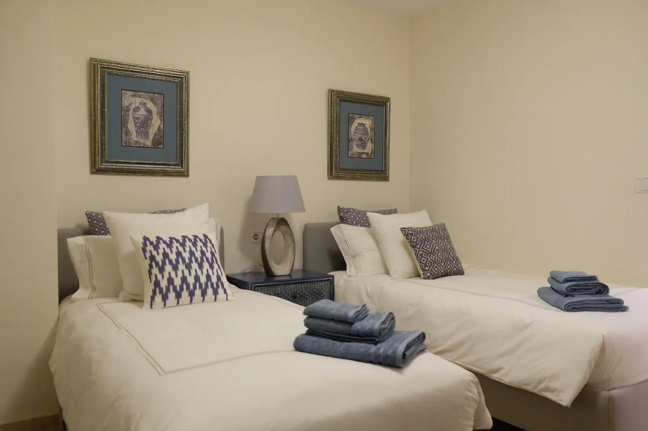 Luxury Modern Apartment With Terrace, Pool And Garage! Marbella