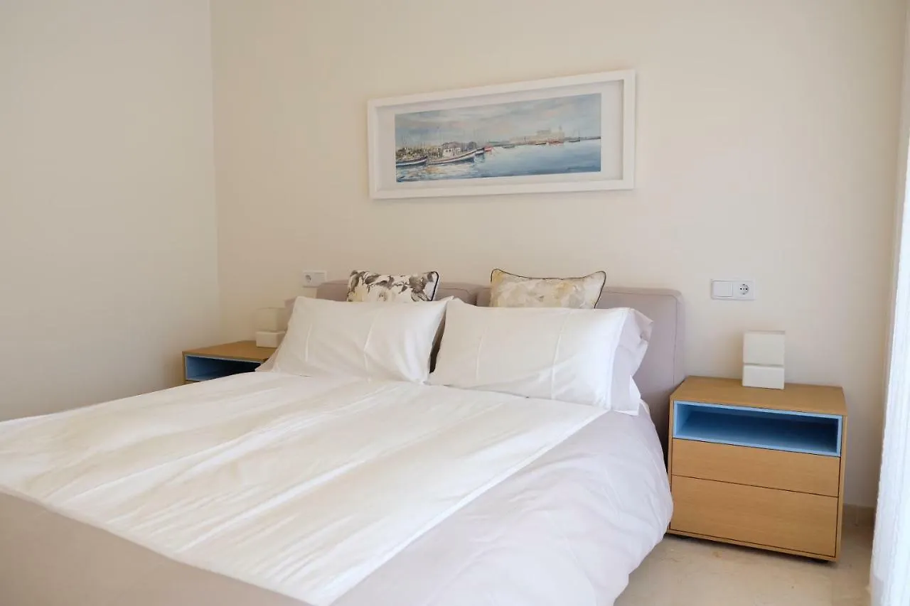 Luxury Modern Apartment With Terrace, Pool And Garage! Marbella Spanien
