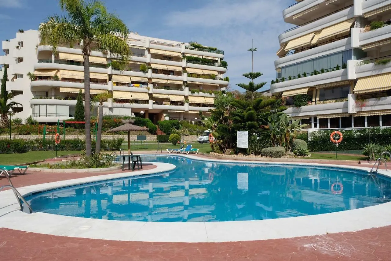 Luxury Modern Apartment With Terrace, Pool And Garage! Marbella